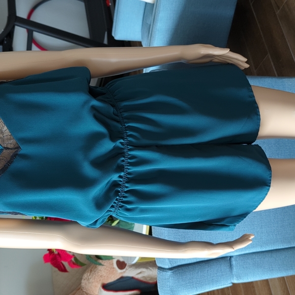 FOREVER 21 Green Romper Size M - Picture 3 of 13